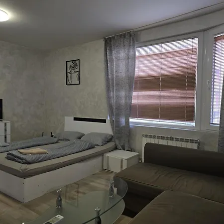 The Alma Mater Апартамент *